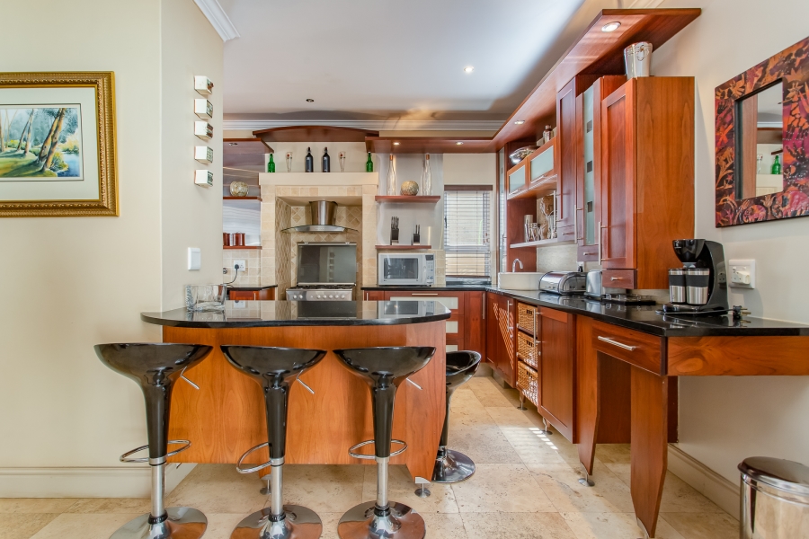 To Let 4 Bedroom Property for Rent in Boschenmeer Golf Country Estate Western Cape
